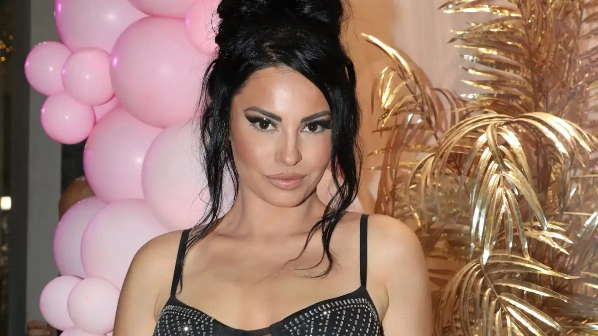 Δήμητρα Αλεξανδράκη: «Συμβαίνουν πράγματα στη ζωή μου που γνωρίζουν ελάχιστοι άνθρωποι»