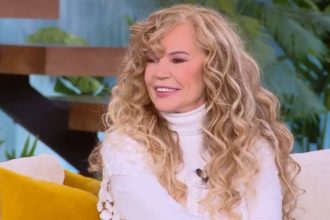 Ελένη Δήμου Για το νέο της τραγούδι: «Είπα ότι αυτό δεν μπορεί να μείνει στο συρτάρι»