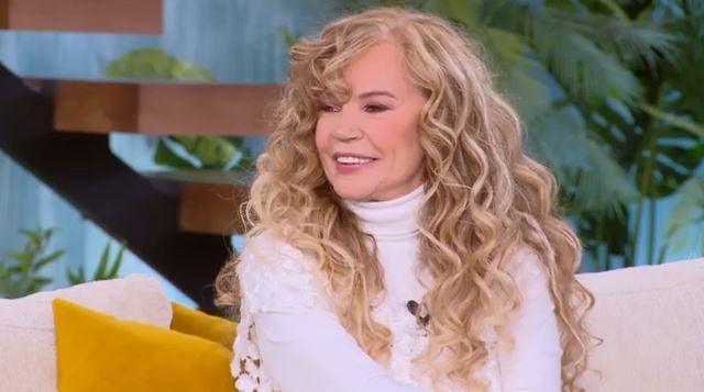 Ελένη Δήμου Για το νέο της τραγούδι: «Είπα ότι αυτό δεν μπορεί να μείνει στο συρτάρι»