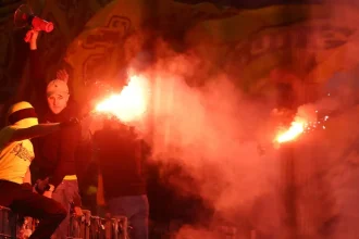 Γερμανία: Άγριο ξύλο μεταξύ οπαδών της Ντόρτμουντ και τη Σάλκε ΒΙΝΤΕΟ