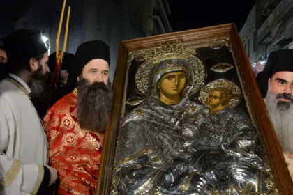 Πάτρα: Με λαμπρότητα η υποδοχή της εικόνας της Παναγίας Εσφαγμένης ΦΩΤΟ