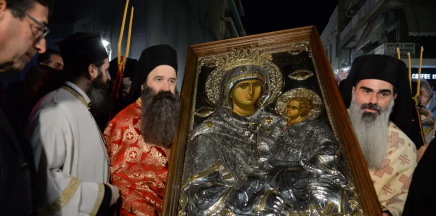 Πάτρα: Με λαμπρότητα η υποδοχή της εικόνας της Παναγίας Εσφαγμένης ΦΩΤΟ
