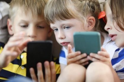 Οι οθόνες και ο τρόπος ζωής απειλούν την όραση των παιδιών - Αύξηση της μυωπίας με γεωμετρική πρόοδο από την προσχολική ηλικία