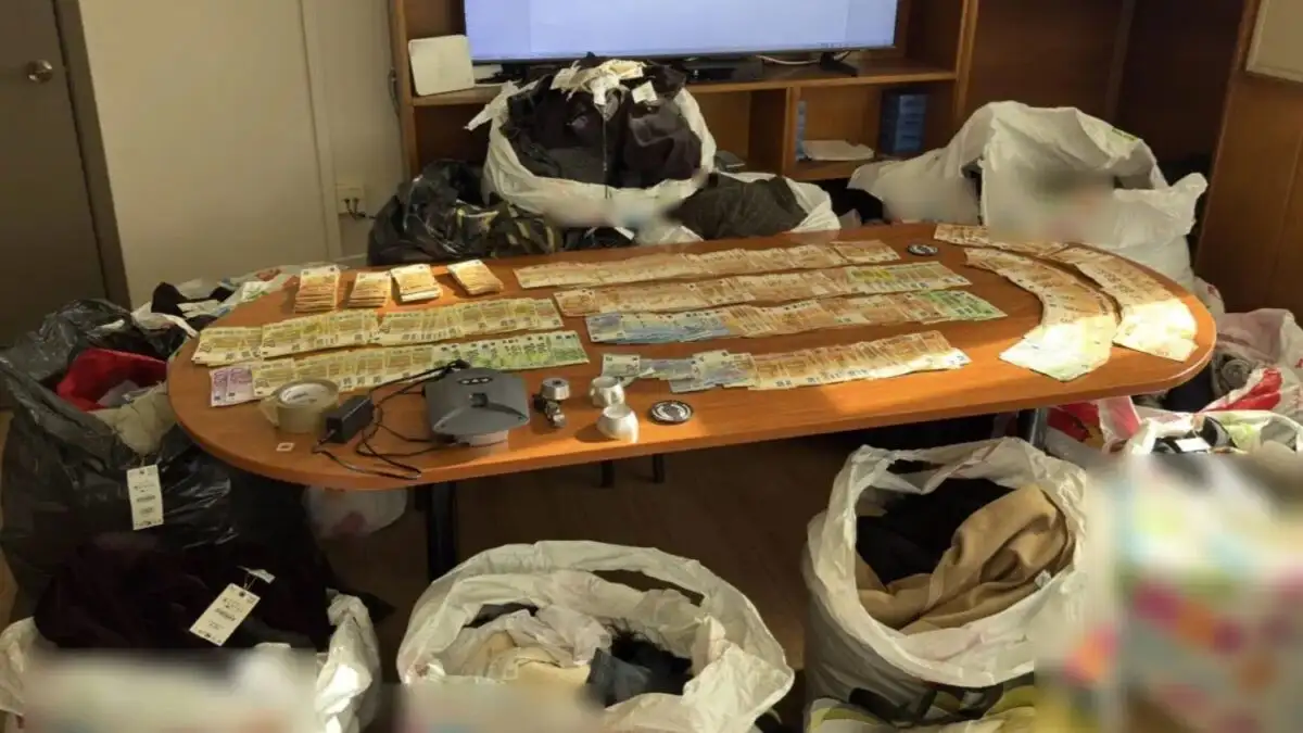 Εξαρθρώθηκε εγκληματική οργάνωση που έκλεβε ρούχα από καταστήματα στην Αττική και τα πουλούσε στην Αλβανία