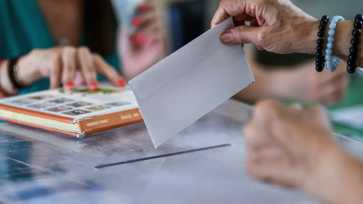 Εκλογές το 2027: Το επικρατέστερο σενάριο είναι ο Απρίλιος - Κυριακή των Βαΐων με κάλπες;