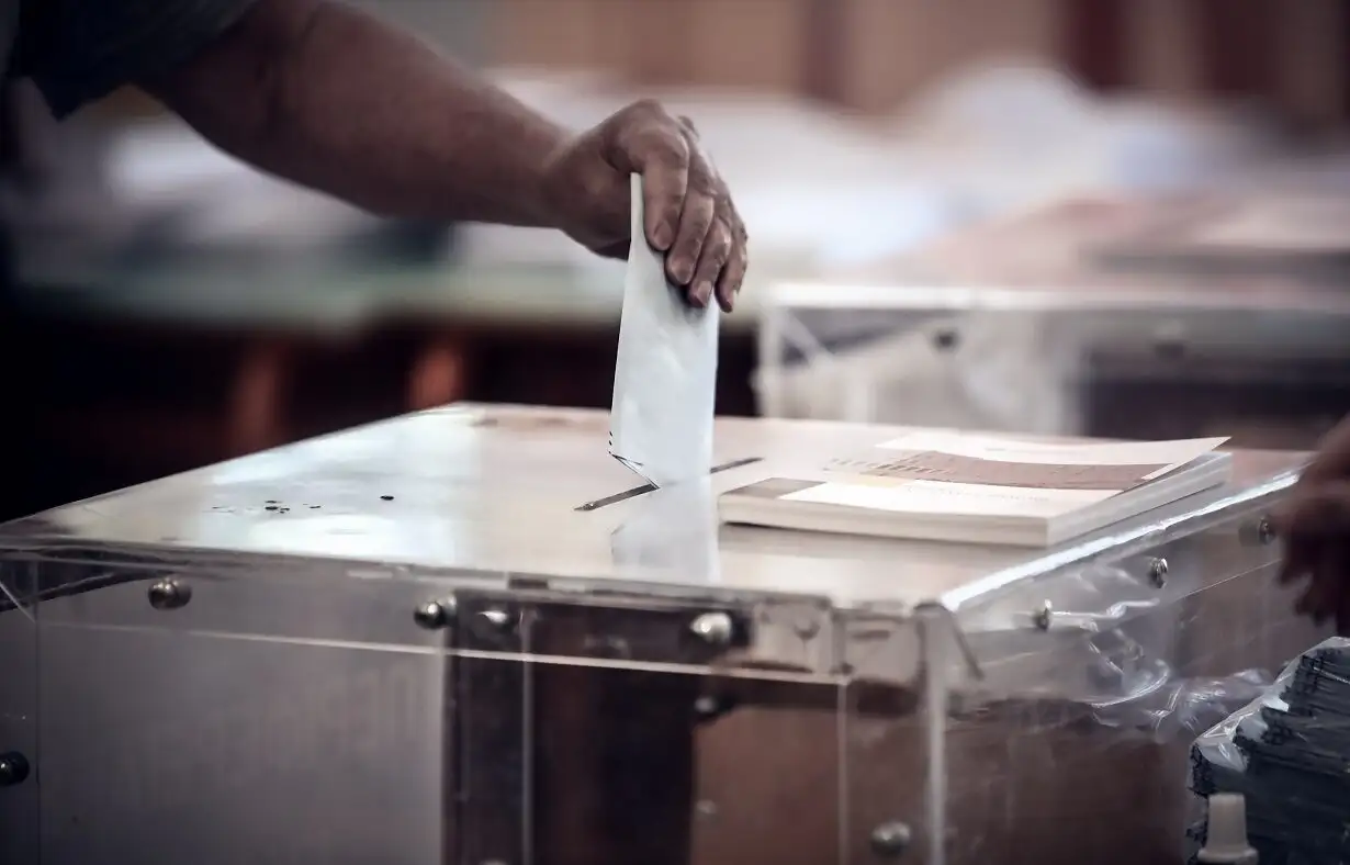 Δημοσκόπηση Opinion Poll: Με 16,5 μονάδες προηγείται η ΝΔ του ΠΑΣΟΚ - Πόσοι θα ψήφιζαν κόμματα από Τσίπρα και Σαμαρά