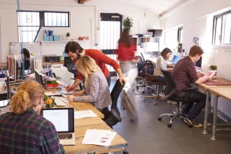 Πολυετές Πρόγραμμα 2026-2029: 148.500 νέες προσλήψεις στο Δημόσιο - Τι προβλέπει για μισθούς, συντάξεις και τιμές