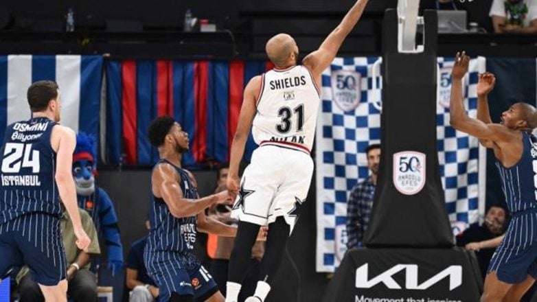 Νίκη-θρίλερ για την Αρμάνι στην Πόλη, επικράτησε με 97-93 της Εφές στη 2η παράταση