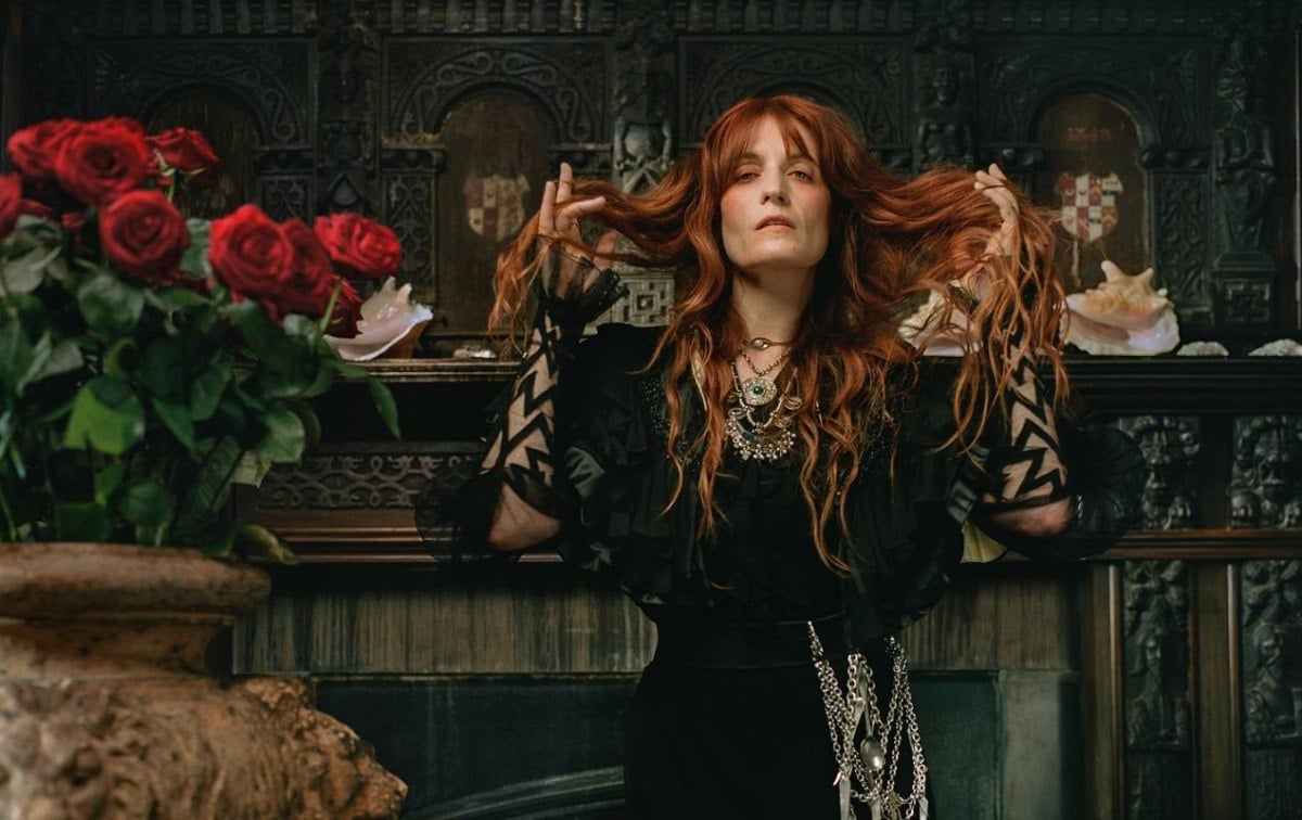 Florence Welch: Η ιέρεια της σύγχρονης βρετανικής μουσικής επιστρέφει στην Ελλάδα