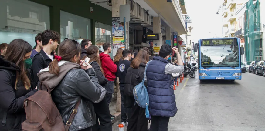 Η ΠΑΣΠ ΑΕΙ Πάτρας συγκέντρωσε 1000 υπογραφές για την επιδότηση του φοιτητικού εισιτηρίου