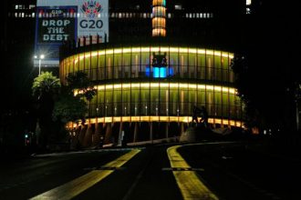 Oxfam: Τα περσινά κέρδη της G20 θα έδιναν τέλος στη φτώχεια των κατοίκων του πλανήτη