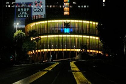 Oxfam: Τα περσινά κέρδη της G20 θα έδιναν τέλος στη φτώχεια των κατοίκων του πλανήτη