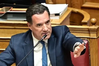 Γεωργιάδης για Καραναστάση: Ψώνιο μεγάλο, μας κουνάς και το δάχτυλο ρε μεγάλε;