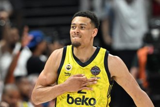 Αγχώθηκε, αλλά νίκησε η Φενέρμπαχτσε, 66-64 τη Βίρτους