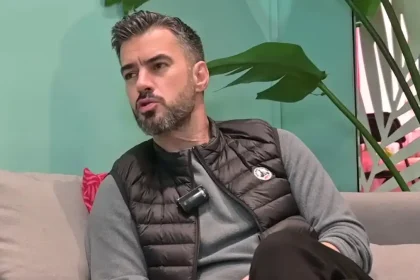 Γιάννης Τσιμιτσέλης: «Δεν είναι ένα μεγάλο κρεβάτι το θέατρο, πως να το κάνουμε, δεν το δέχομαι»