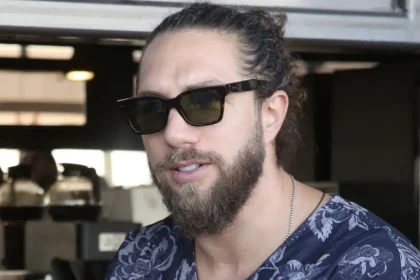 Γιώργος Κόρομι: «Στην αρχή δυσκολευτήκαμε με τον ερχομό του παιδιού μας»