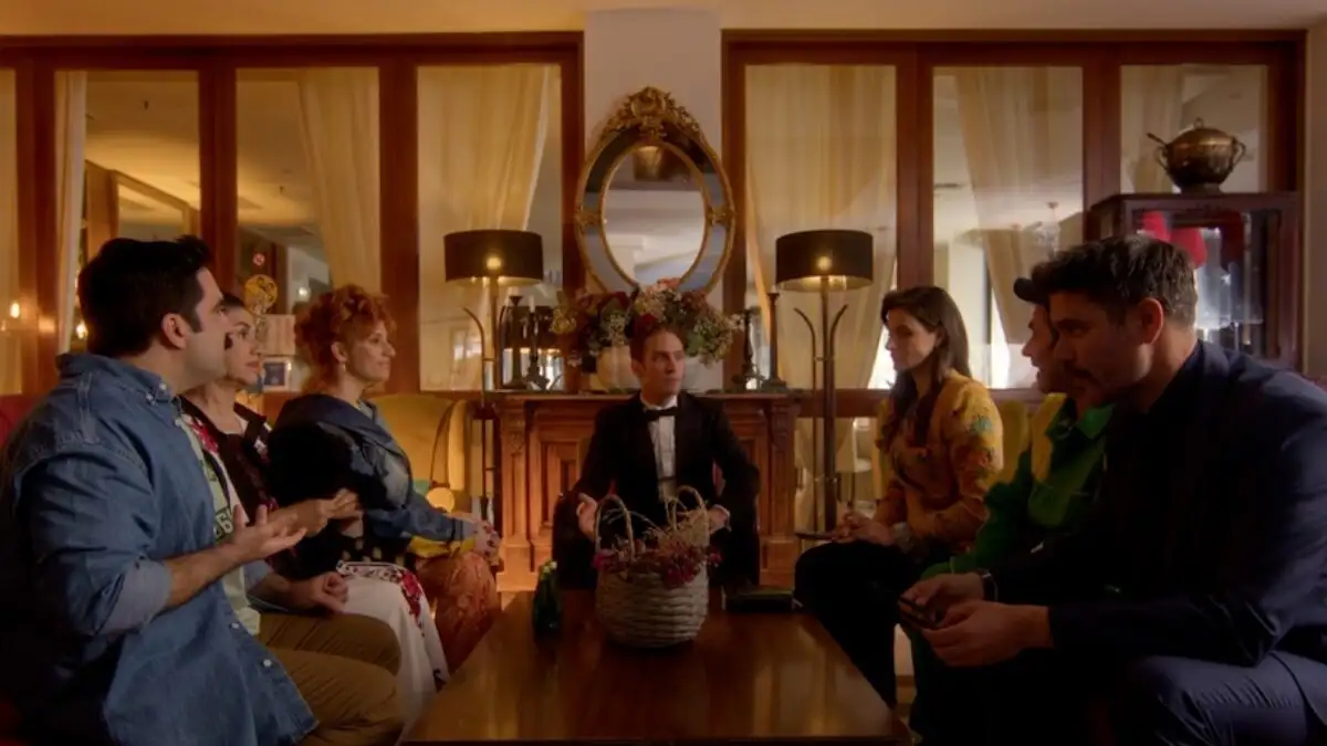 Hotel Elvira: Οι ήρωες του ξενοδοχείου χάνουν την σκυλίτσα της πάμπλουτης πελάτισσας