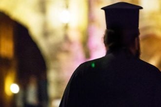Θεσσαλονίκη: Ιερέας παρενοχλούσε σεξουαλικά 5 ανήλικους
