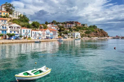 Υψηλές για την εποχή θερμοκρασίες σε Δωδεκάνησα και Ικαρία – Πάνω από 26 βαθμούς ο υδράργυρος στο Καστελλόριζο