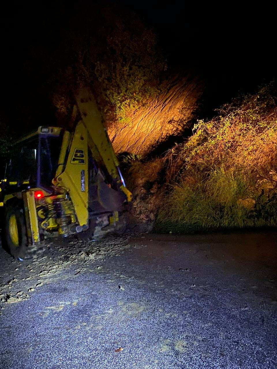 Σοβαρά προβλήματα στην Κέρκυρα από την κακοκαιρία - Κατολισθήσεις, πλημμύρες και αποκλεισμοί ΒΙΝΤΕΟ-ΦΩΤΟ