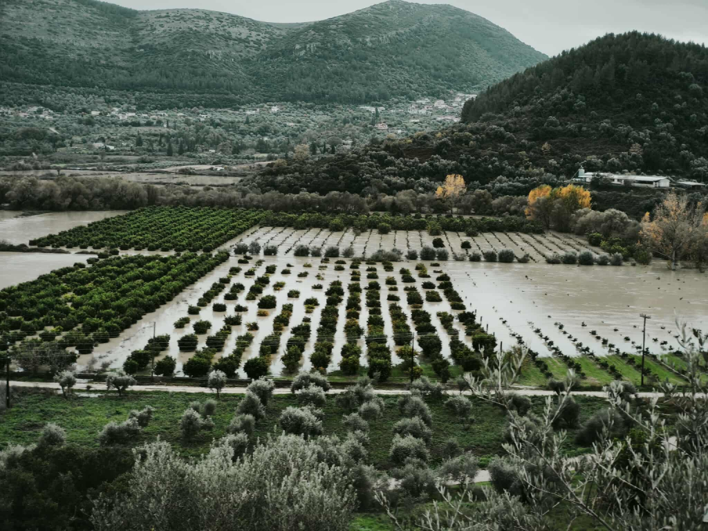 Σοβαρά προβλήματα στην Κέρκυρα από την κακοκαιρία - Κατολισθήσεις, πλημμύρες και αποκλεισμοί ΒΙΝΤΕΟ-ΦΩΤΟ