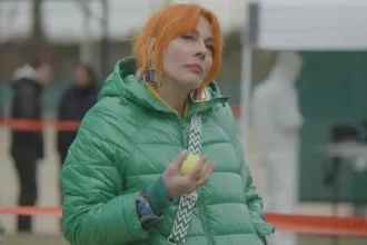 IQ 160: Η Πηνελόπη και η ομάδα προσπαθούν να εξιχνιάσουν τη δολοφονία ενός δασκάλου τένις