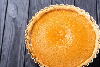 Συνταγή για γλυκιά τάρτα με γλυκοπατάτα και φθινοπωρινά μπαχαρικά