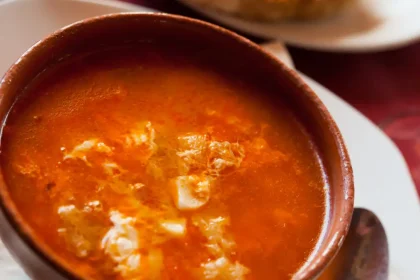 Sopa de ajo, ή αλλιώς σούπα σκόρδου