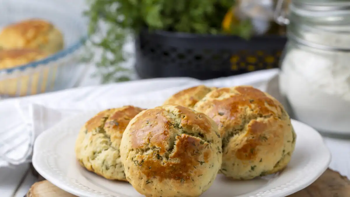 Εύκολα σπανακοτυροπιτάκια φούρνου