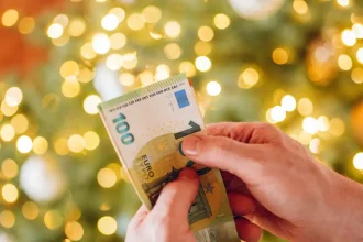 Δώρο Χριστουγέννων 2025: Πότε καταβάλλεται και πως υπολογίζεται