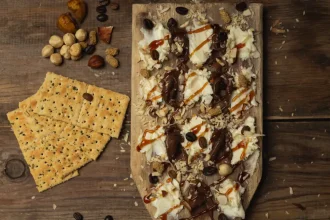  Γλυκό με μπισκότα και κρέμα κάστανου