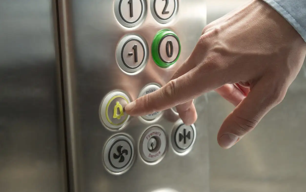 Ασανσέρ: Παράταση για 7 μήνες στην απογραφή