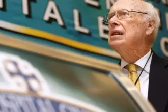 Πέθανε ο Τζέιμς Γουότσον, ο νομπελίστας που ανακάλυψε τη δομή του DNA - Το επεισόδιο και ο ξυλοδαρμός του στην Πάτρα το 2011 - ΒΙΝΤΕΟ