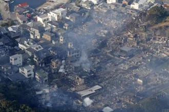 Ένας αγνοούμενος και ζημιές σε τουλάχιστον 170 ακίνητα από τη μεγάλη πυρκαγιά στην Ιαπωνία - Δείτε βίντεο