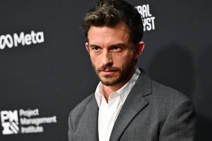 People: Ο ηθοποιός, Τζόναθαν Μπέιλι, είναι ο πιο σέξι άνδρας για το 2025