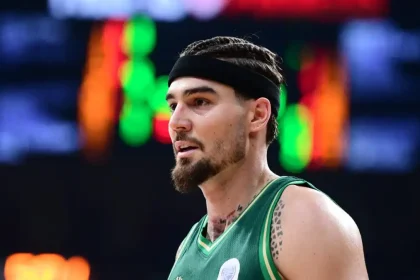 Μύκονος Betsson – Παναθηναϊκός: Με 10 παίκτες οι «πράσινοι», έμεινε εκτός και ο Χουάντσο Ερνανγκόμεθ