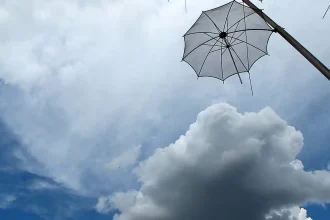 Καιρός σήμερα: Τοπικές βροχές, νεφώσεις και πτώση της θερμοκρασίας 