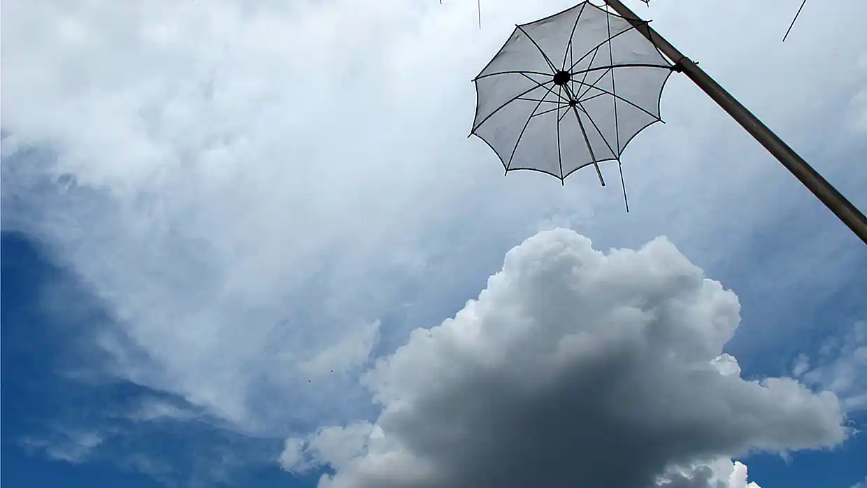 Καιρός σήμερα: Τοπικές βροχές, νεφώσεις και πτώση της θερμοκρασίας 