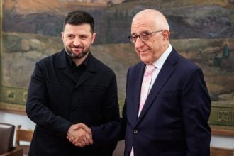 Κακλαμάνης σε Ζελένσκι: Αν η Δύση είχε αντιδράσει στην εισβολή του τουρκικού στρατού στην Κύπρο, ίσως η Ρωσία να μην είχε εισβάλει στην Ουκρανία