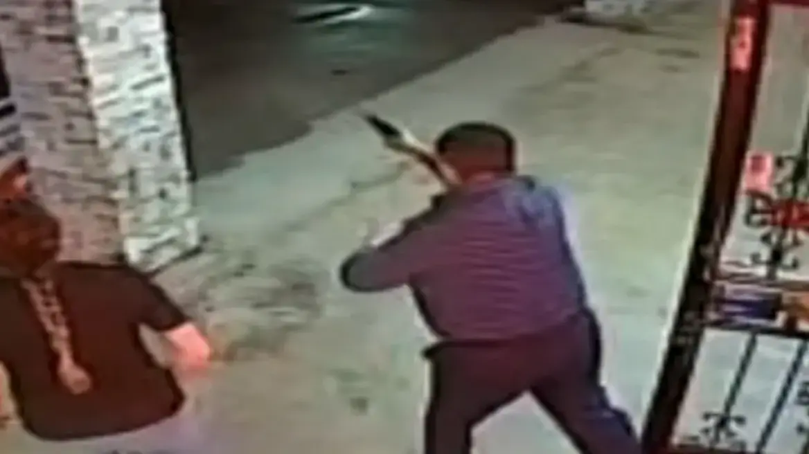 Καλιφόρνια: «Μάχη» σε ληστεία κοσμηματοπωλείου - Ο ιδιοκτήτης τράβηξε όπλο και τους πυροβόλησε ΒΙΝΤΕΟ