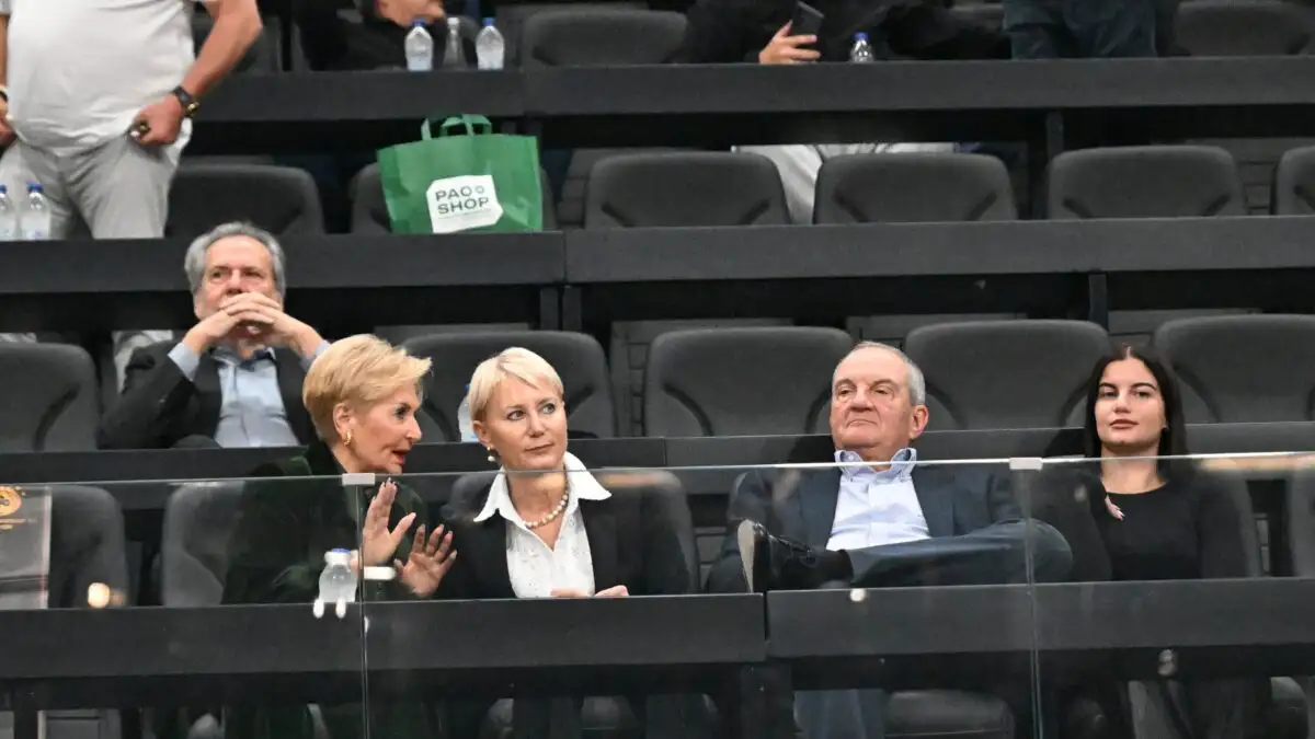 Κώστας Καραμανλής και Νατάσα Παζαΐτη είδαν από κοντά το Παναθηναϊκός – Dubai BC