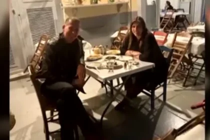 Ζωή Κωνσταντοπούλου και Διαμαντής Καραναστάσης σε νέα κοινή έξοδο σε ψαροταβέρνα