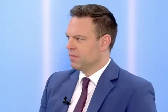 Κασσελάκης: Προσβολή για τα άλογα να λέμε ότι ο Τσίπρας έρχεται καλπάζοντας