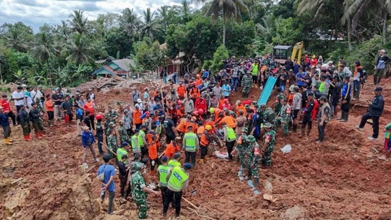 Ινδονησία: 11 νεκροί και 12 αγνοούμενοι από κατολίσθηση