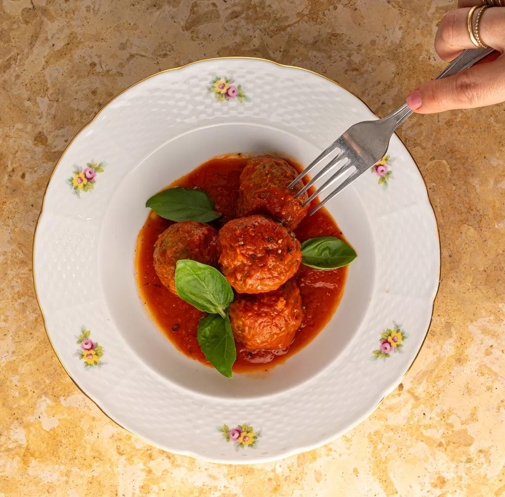 Κοκκινιστά κεφτεδάκια 