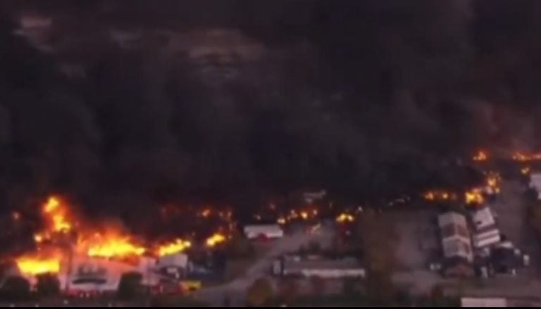 ΗΠΑ: Τουλάχιστον 7 νεκροί και 11 τραυματίες σε συντριβή αεροσκάφους μεταφοράς φορτίων ΒΙΝΤΕΟ