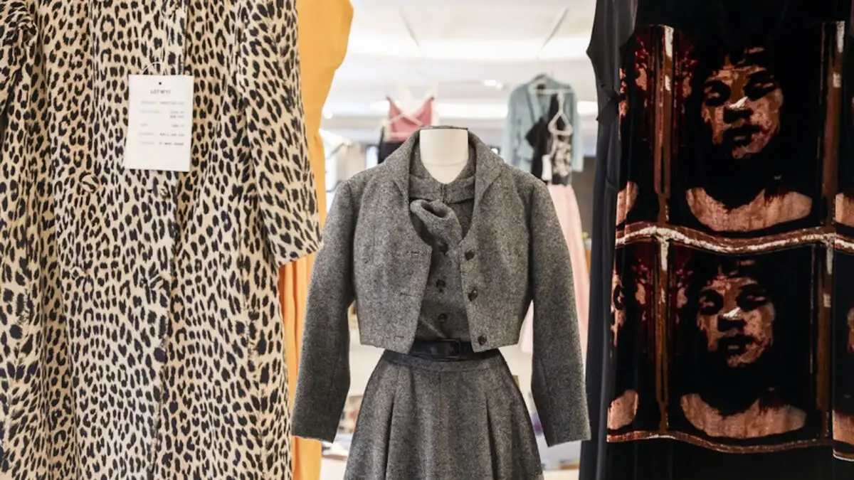 Κοστούμια που φόρεσαν διάσημοι ηθοποιοί σε ταινίες βγαίνουν σε δημοπρασία στο Λονδίνο