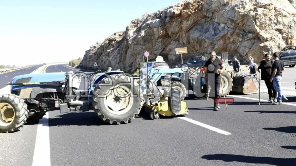 Φεύγουν από τα μπλόκα οι κτηνοτρόφοι μετά το μακελειό στα Βορίζια – «Σεβασμός στα θύματα και στις οικογένειές τους»