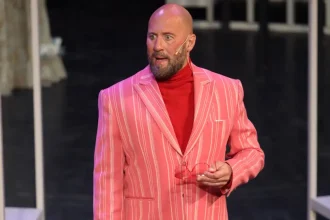 Λαέρτης Μαλκότσης: «Επειδή έκανα χορό από μικρός, είχα σχόλια του τύπου “μπαλαρίνα”, “ου μωρή”»