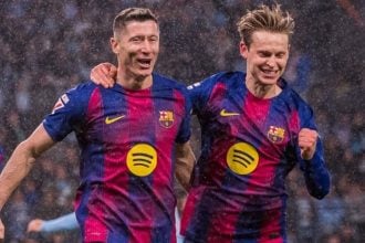 Η Μπαρτσελόνα εκμεταλλεύτηκε το «δώρο» της Βαγεκάνο με χατ τρικ του Λεβαντόφσκι